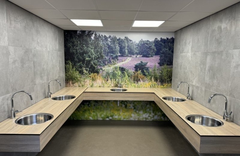 Nieuw sanitairgebouw en vaatwasplaats